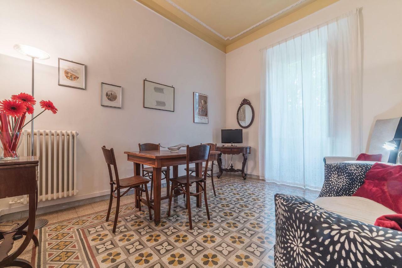 Colosseo Cozy Apartment Roma Esterno foto