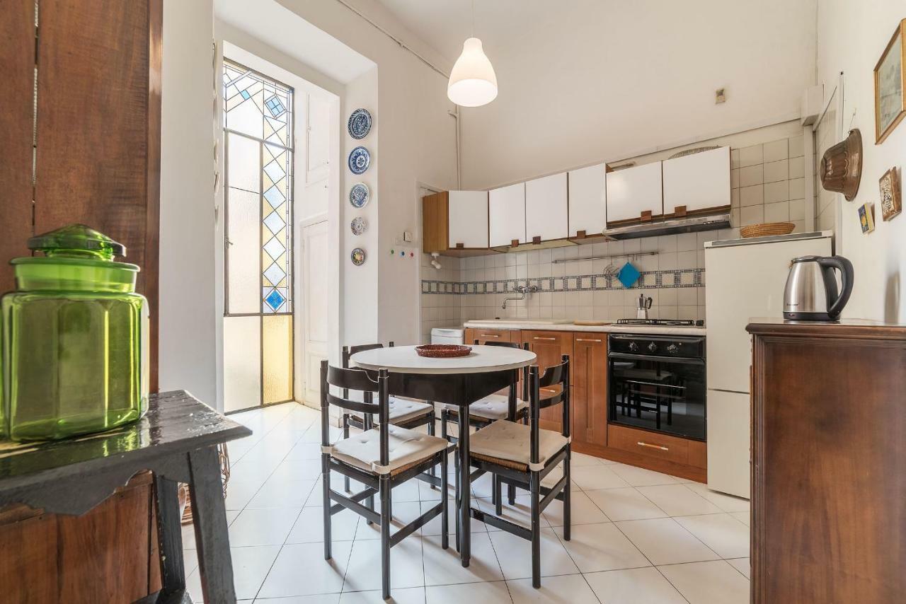 Colosseo Cozy Apartment Roma Esterno foto