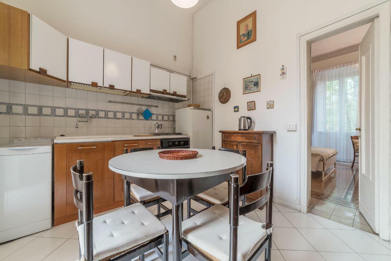 Colosseo Cozy Apartment Roma Esterno foto